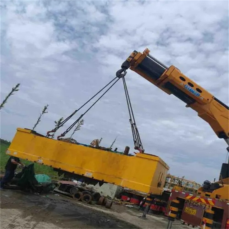 张家港随车吊吊集装箱怎么吊